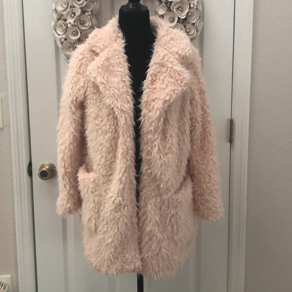 Open front blush faux fur teddy coat - Picture 3 of 8